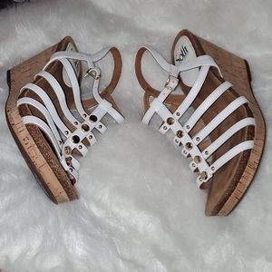 Sofft Size 10M  White Leather  Wedges